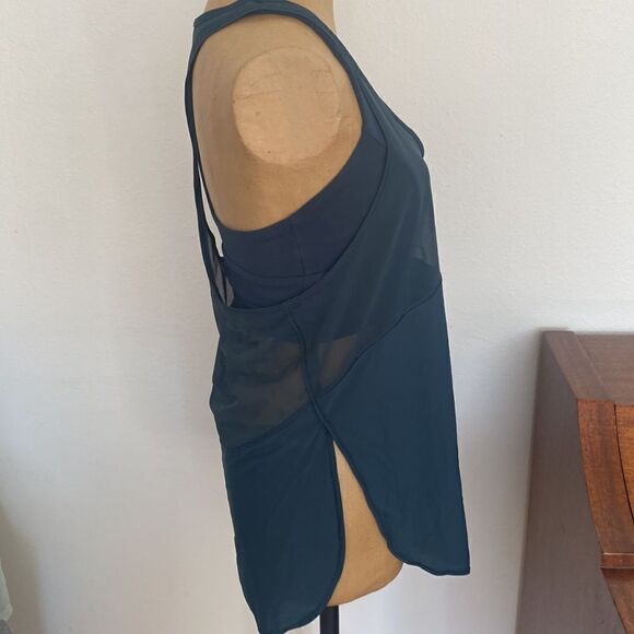 Lululemon sz 6 Twist Around Tank Jaded excellent like new condition tank… - Picture 9 of 12